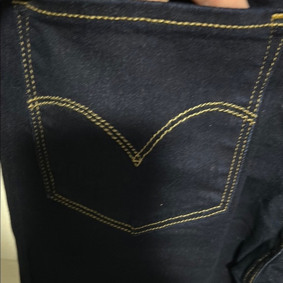 Levi Strauss women’s Dark Blue Jeans - Picture 6 of 8